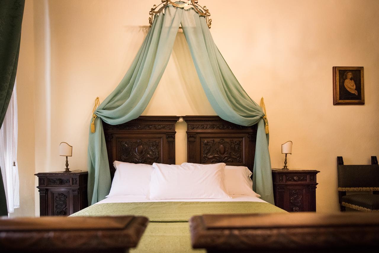 All'Ombra Della Torre Only Rooms Сиена Екстериор снимка