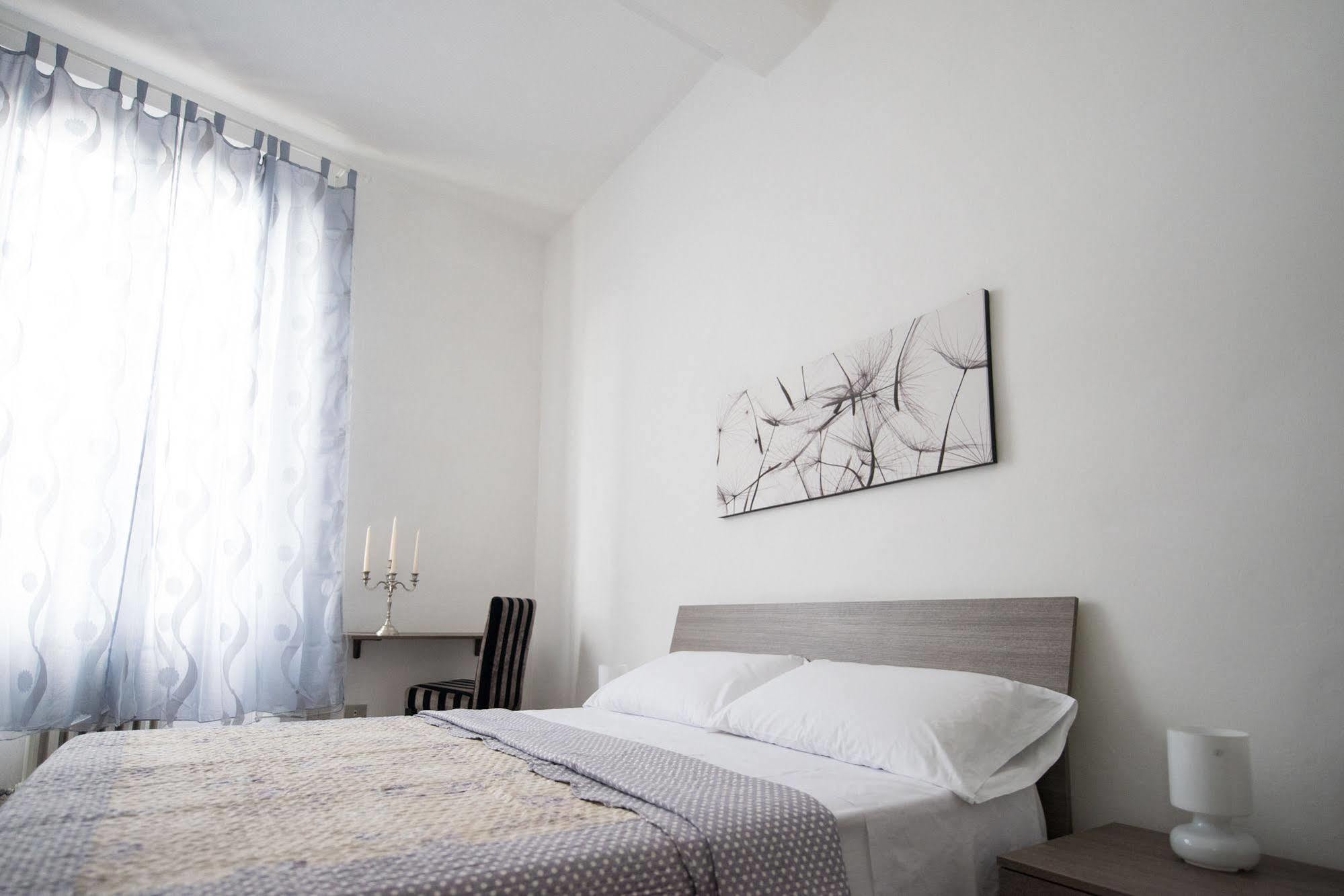 All'Ombra Della Torre Only Rooms Сиена Екстериор снимка