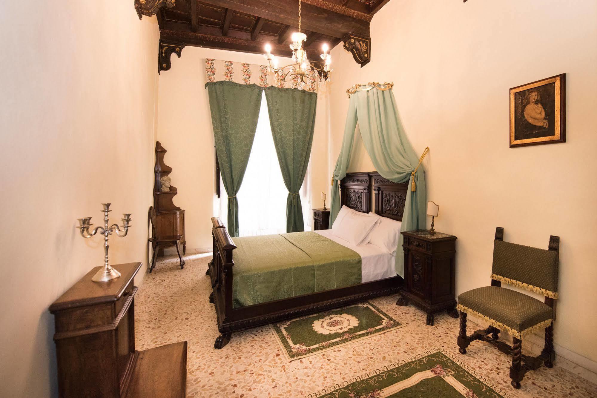All'Ombra Della Torre Only Rooms Сиена Екстериор снимка