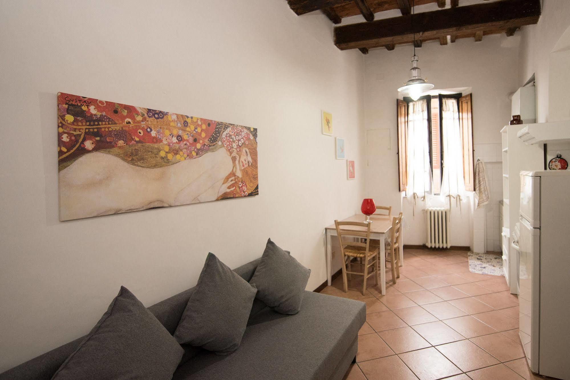 All'Ombra Della Torre Only Rooms Сиена Екстериор снимка